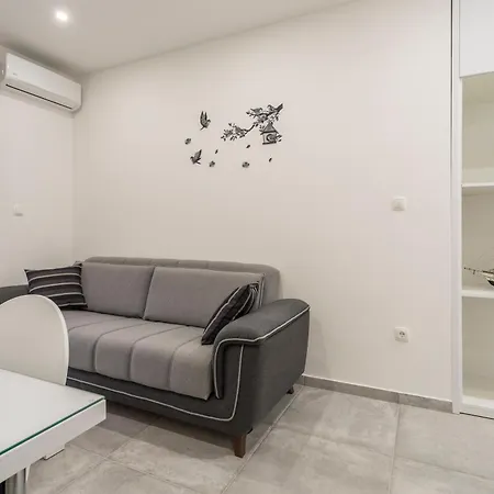 Stobrec 2 سبليت